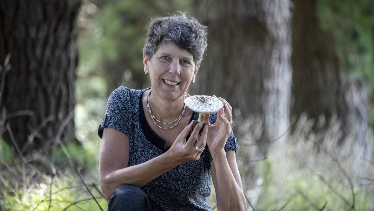 Ecologist, environmental photographer and author Alison Pouliot lives and breathes fungi. She is holding a seminar and two workshops as part of the Fungi Feastival. Picture by Valérie Chételat.