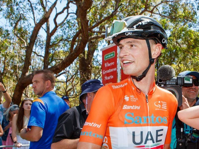 Jay Vine still leads the UAE Tour overall with two stages left in the week-long WorldTour event. (Matt Turner/AAP PHOTOS)